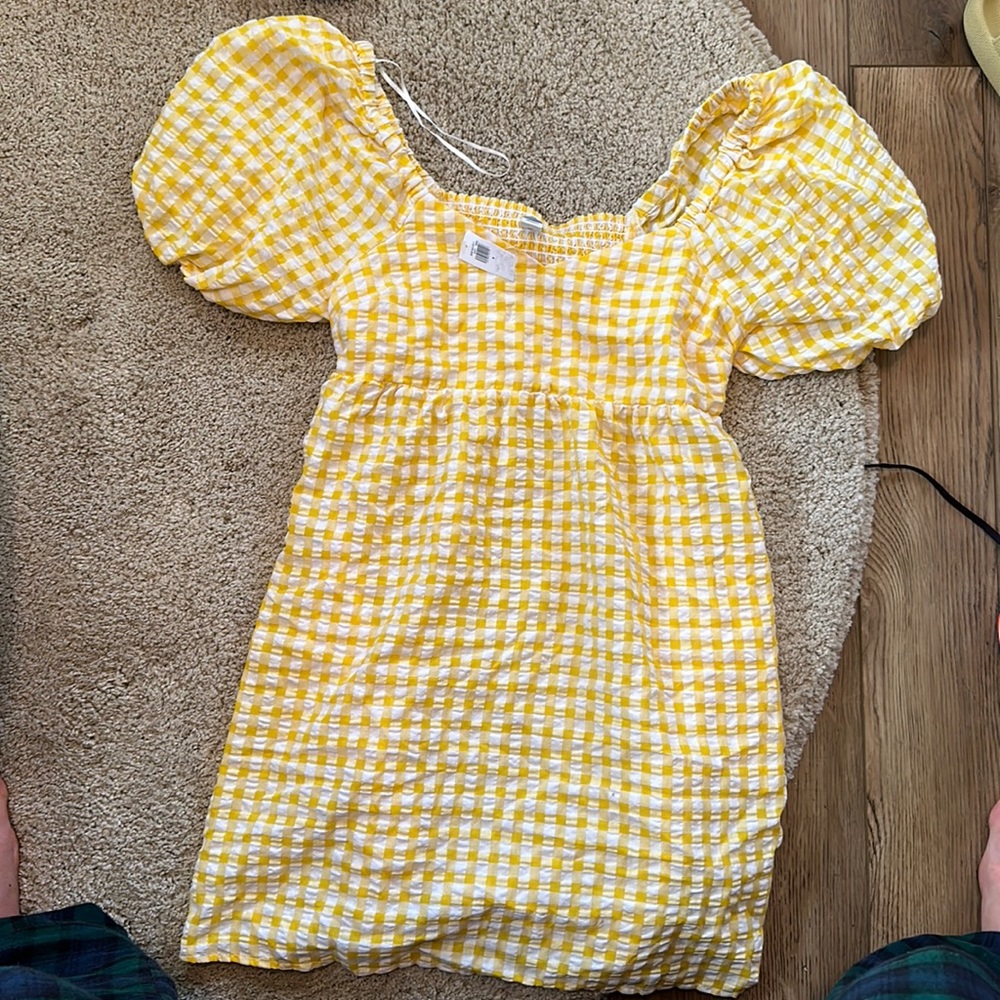 Old navy dress.  Fit& Flare puff sleeve all day mini dress.